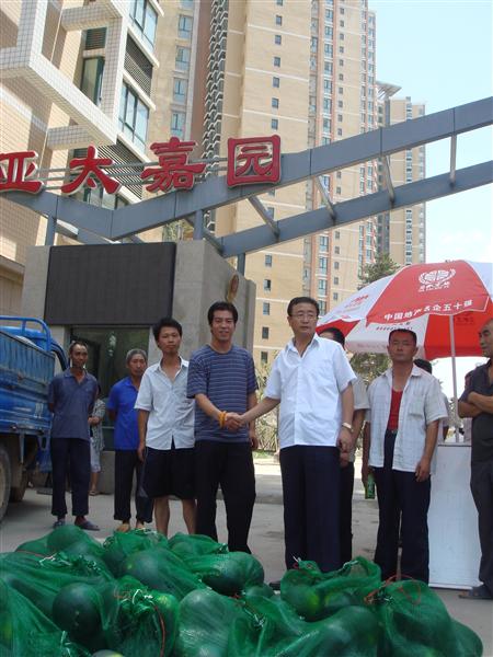 797966金沙娱场城股份公司“迎酷暑送清凉”慰问各工程项目一线建设者