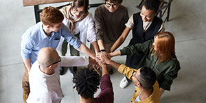 社会为797966金沙娱场城作育机缘，，，，，，797966金沙娱场城为社会创立价值；；；；；；以市场营销为龙头，，，，，，为市场提供一流产品，，，，，，在市场竞争中立异生长；；；；；；以优异的业绩感恩社会，，，，，，以知足的回报关爱员工；；；；；；做有责任的企业，，，，，，其时代的骄子；；；；；；优异团队，，，，，，共筑梦..