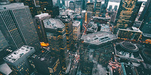 住宅、工业、商业地产开发，，，，，，修建工程、工业制造、矿业开采、生物制药、能源开发、资源运营、金融效劳、经贸商贸、餐饮娱乐等为一体的多元化大型股份制企业...